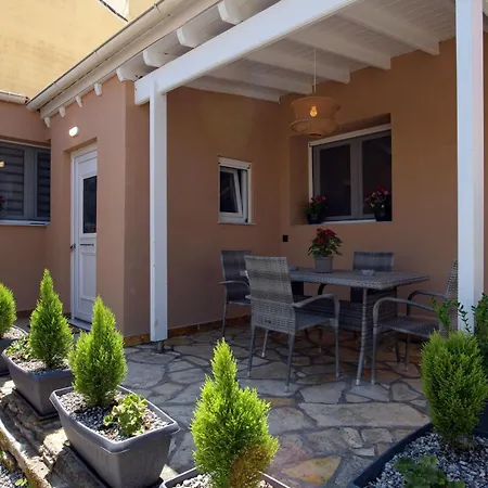 Дом отдыха Porto House *
